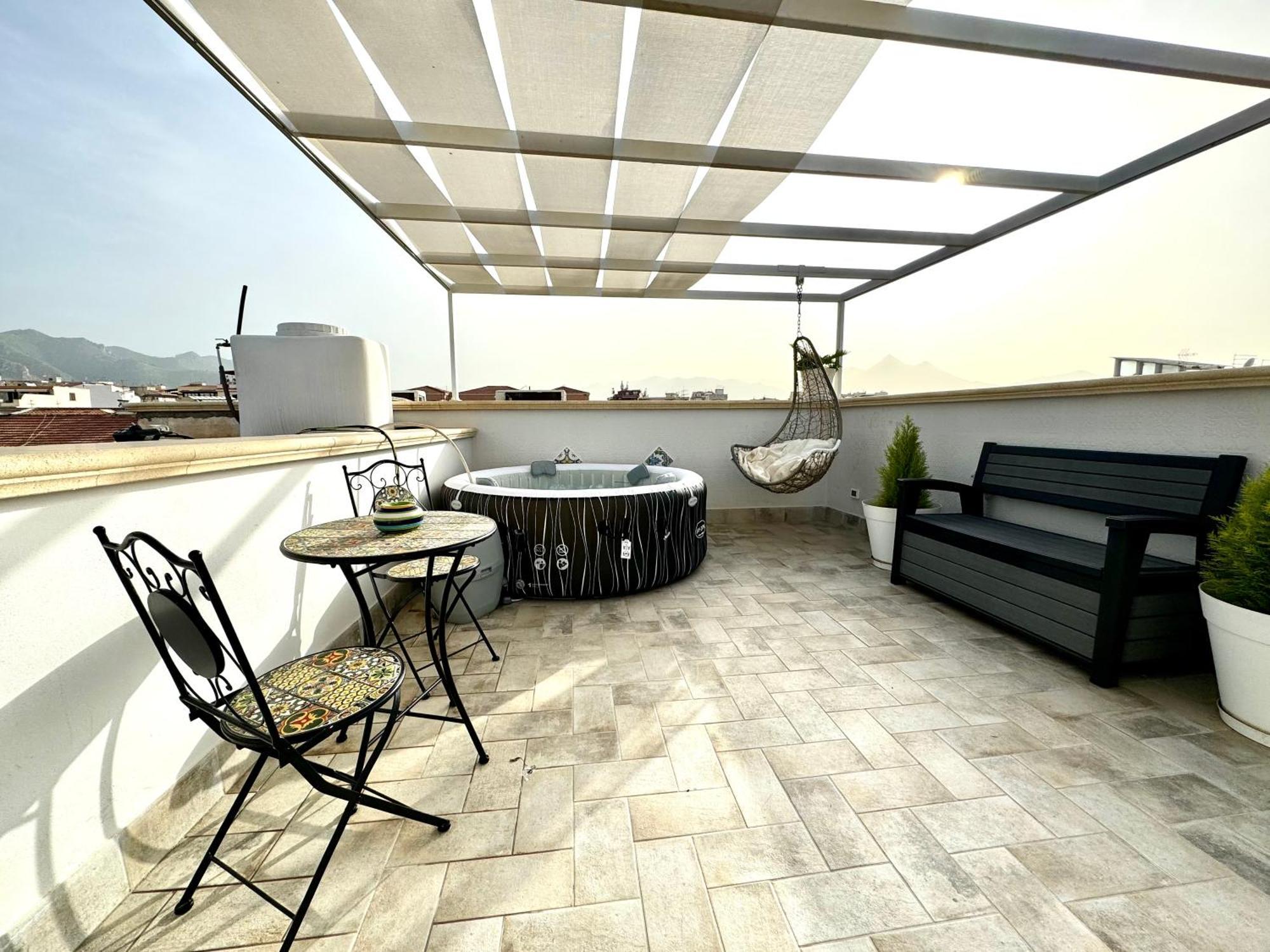 Le Terrazze Di Giulia Apartment ปาแลร์โม ภายนอก รูปภาพ